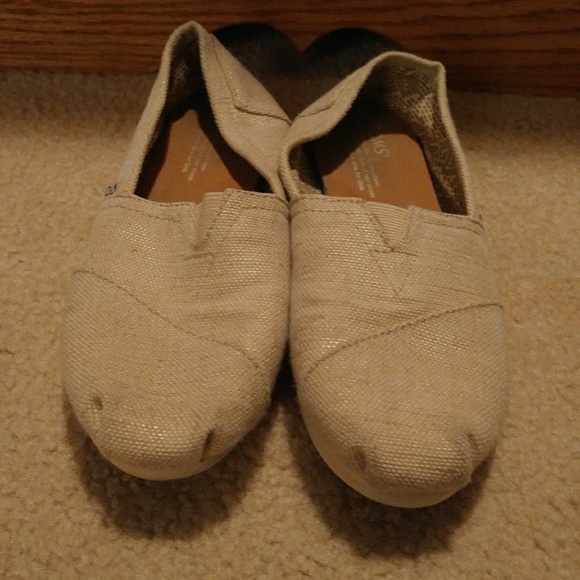 Toms - Picture 1 of 4